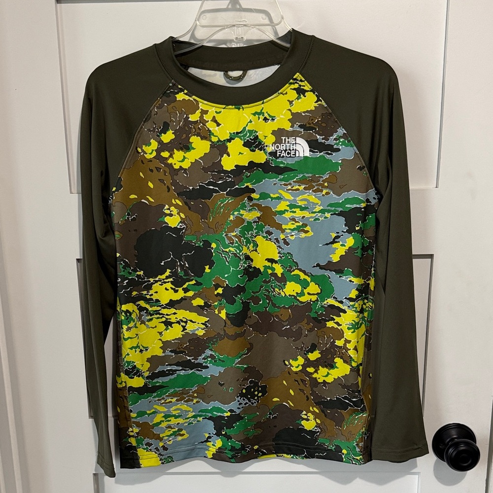 The North Face Amphibious Long-Sleeve Sun Tee Youth Large